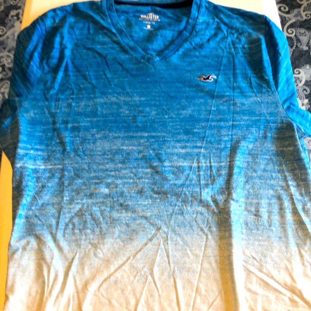 Hollister V-Neck S/S Tee- Sz. L- Blue/White